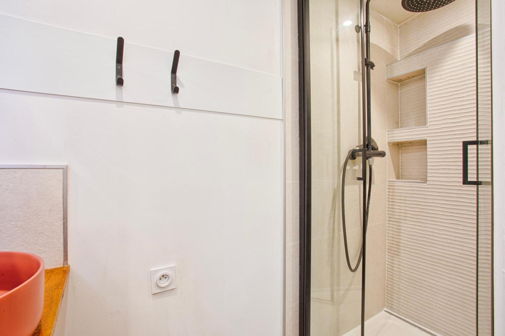 Appartement Fraichement Renovee - Jacuzzi Au Coeur De Caen Exterior foto